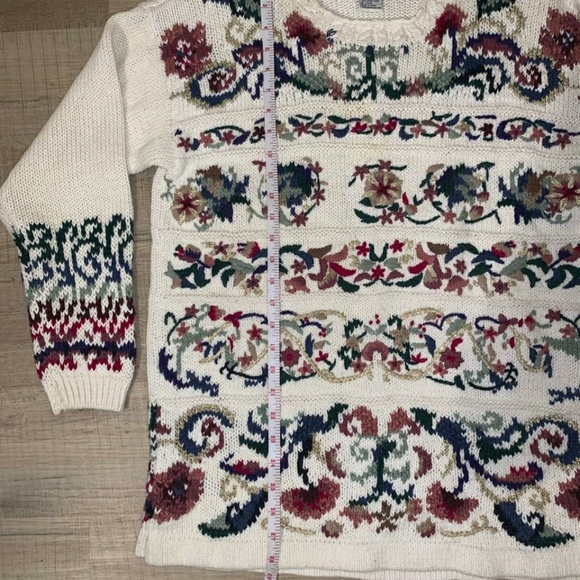 🎄 Christmas Sweater 🎄 - Picture 3 of 7